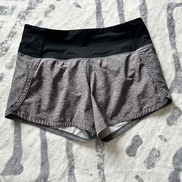 lululemon Women Speed Up Low-Rise Lined Short 2.5" - Picture 1 of 4